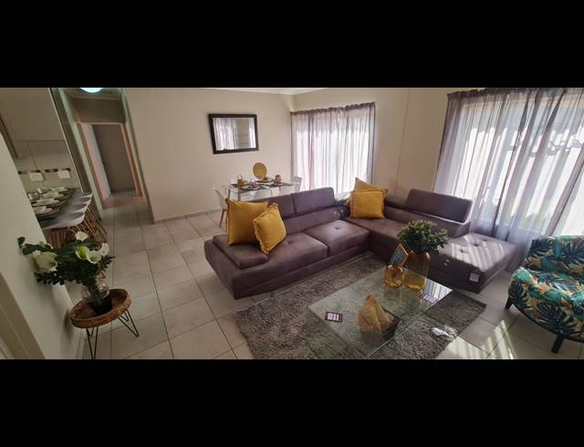 3 BEDROOM FULL FLOOR FOR SALE IN WATERKLOOF HILL ESTATE